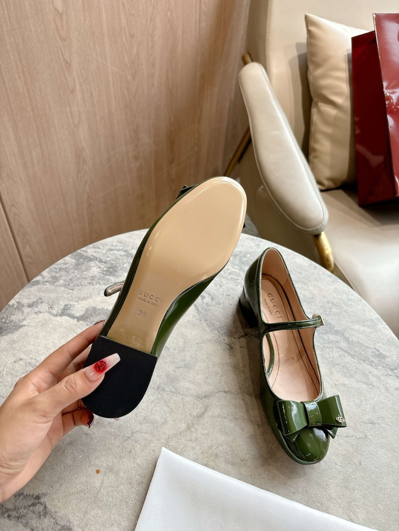 Gvc*1 flat shoes